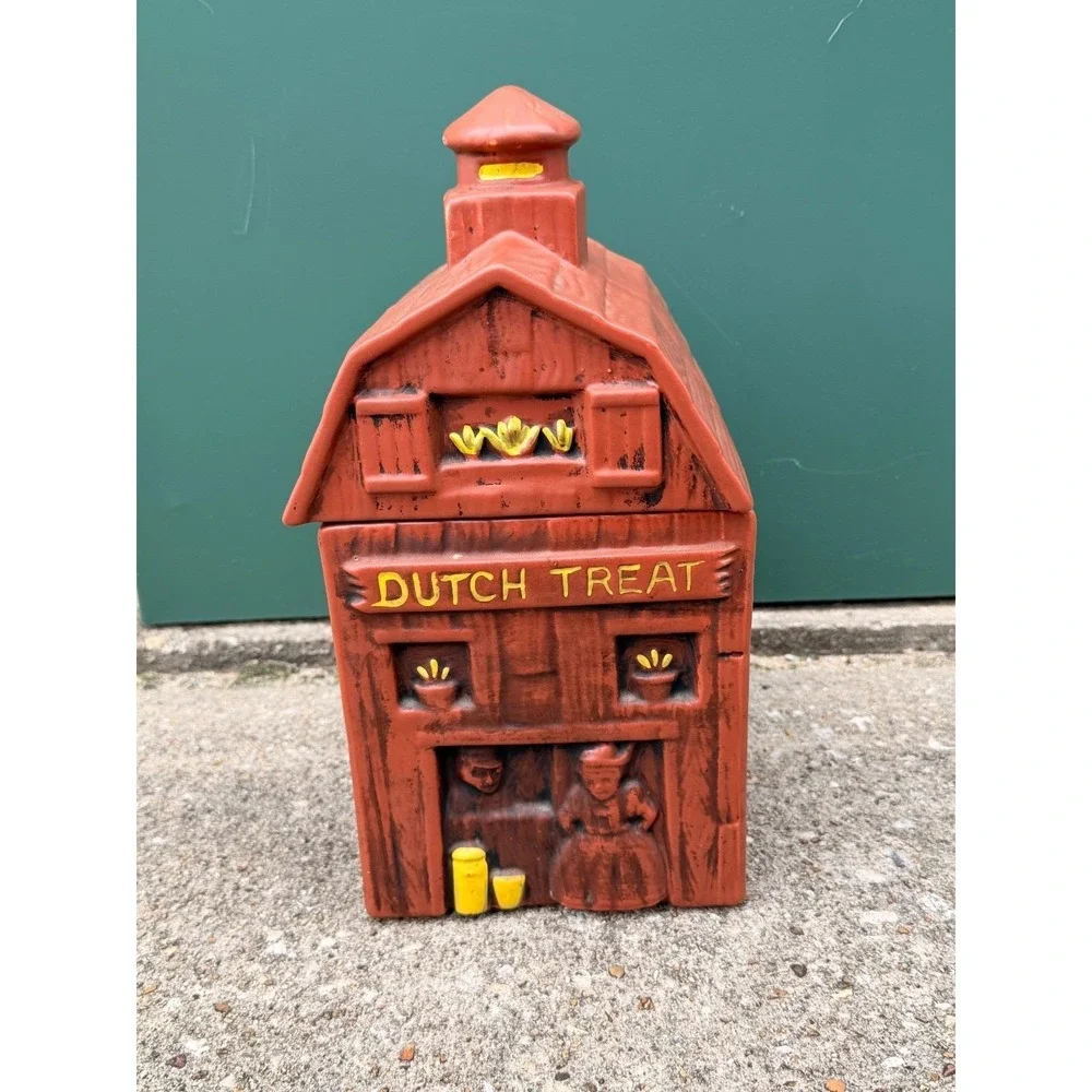 Vintage McCoy Pottery Dutch Treats Brown Farmhouse/Barn Cookie Jar w/Lid‎